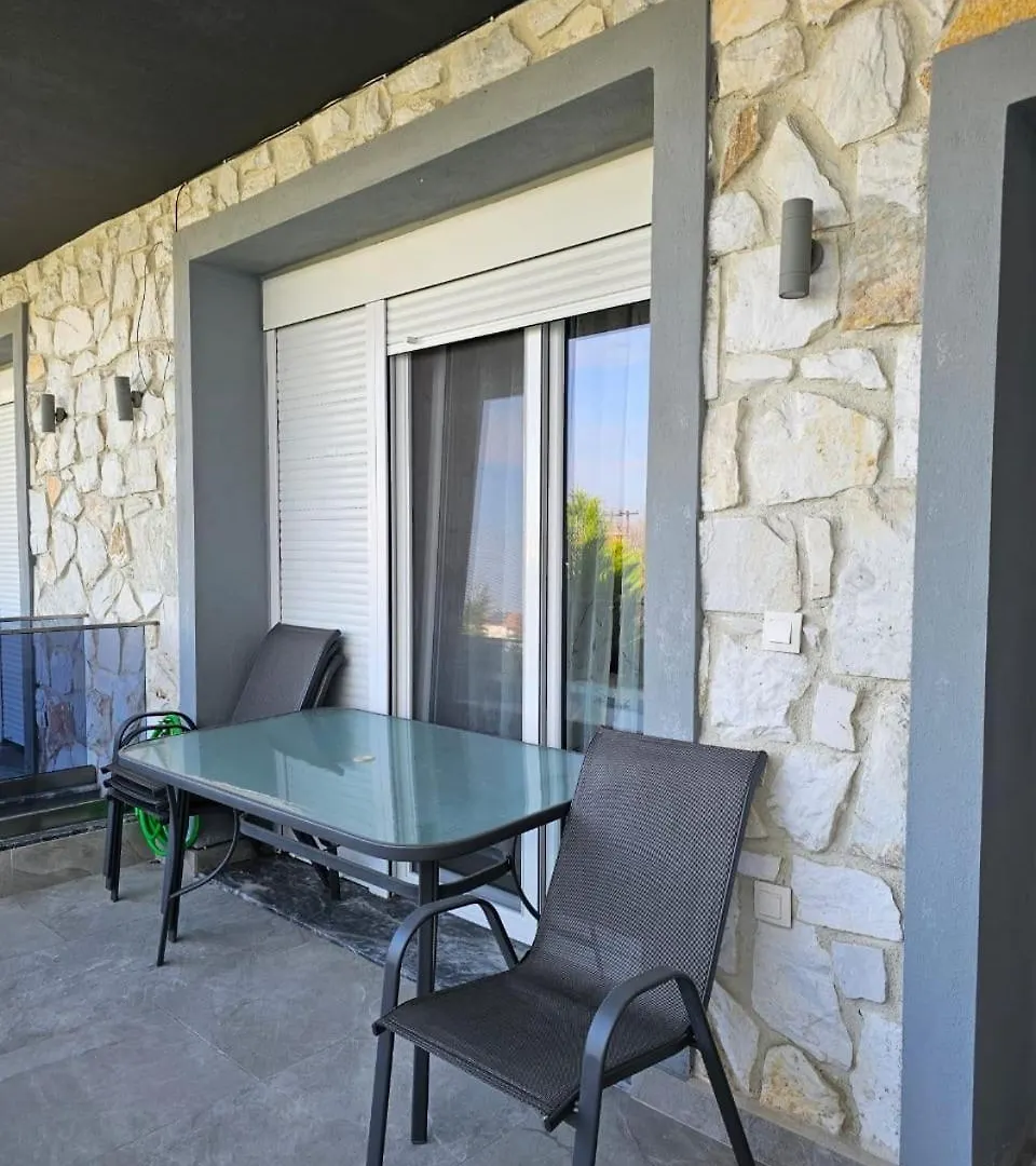 Afina Hanioti Apartment