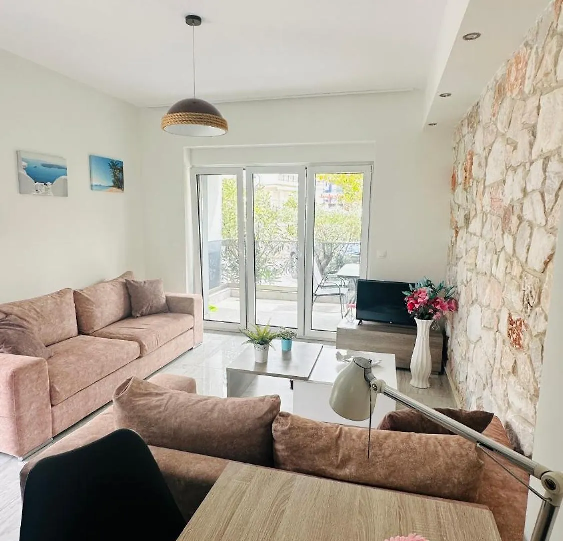Afina Hanioti Apartment
